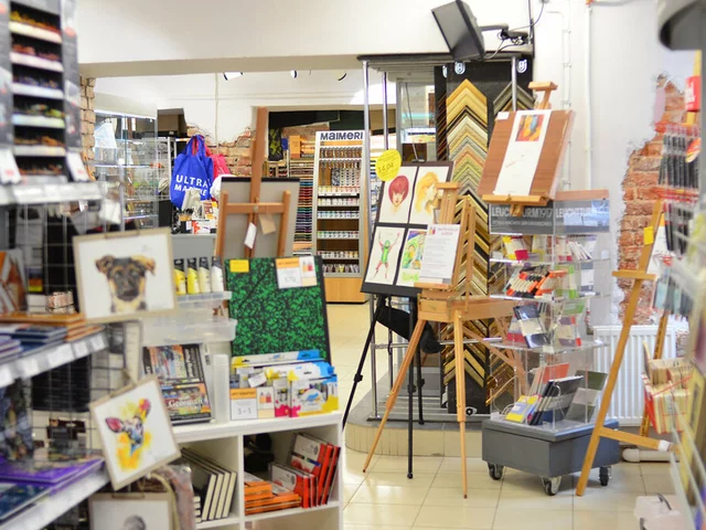 Where can I find art supplies in New Delhi?